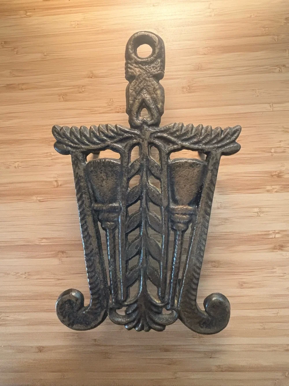 Antique-Style Cast Iron Wall Hook in Aged Bronze Broom and Wheat